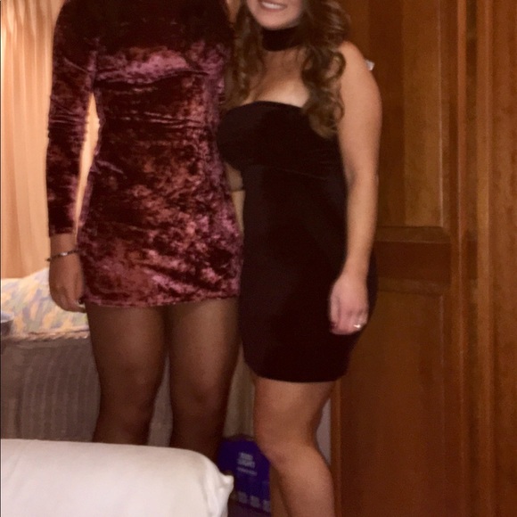 Tobi black velvet strapless dress choker attached - Picture 3 of 6